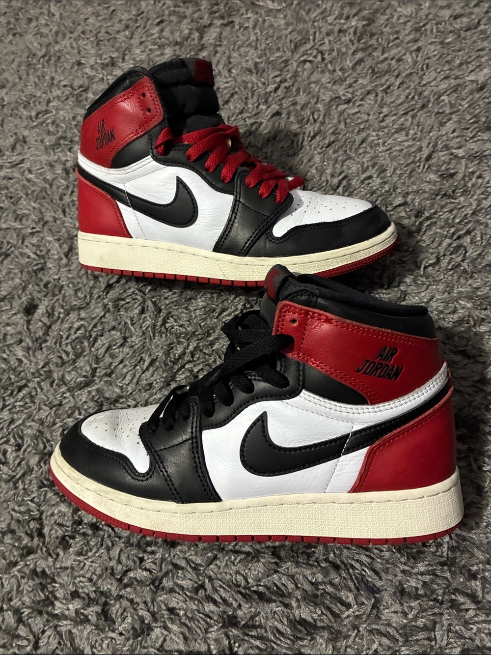 Jordan 1 black toe
